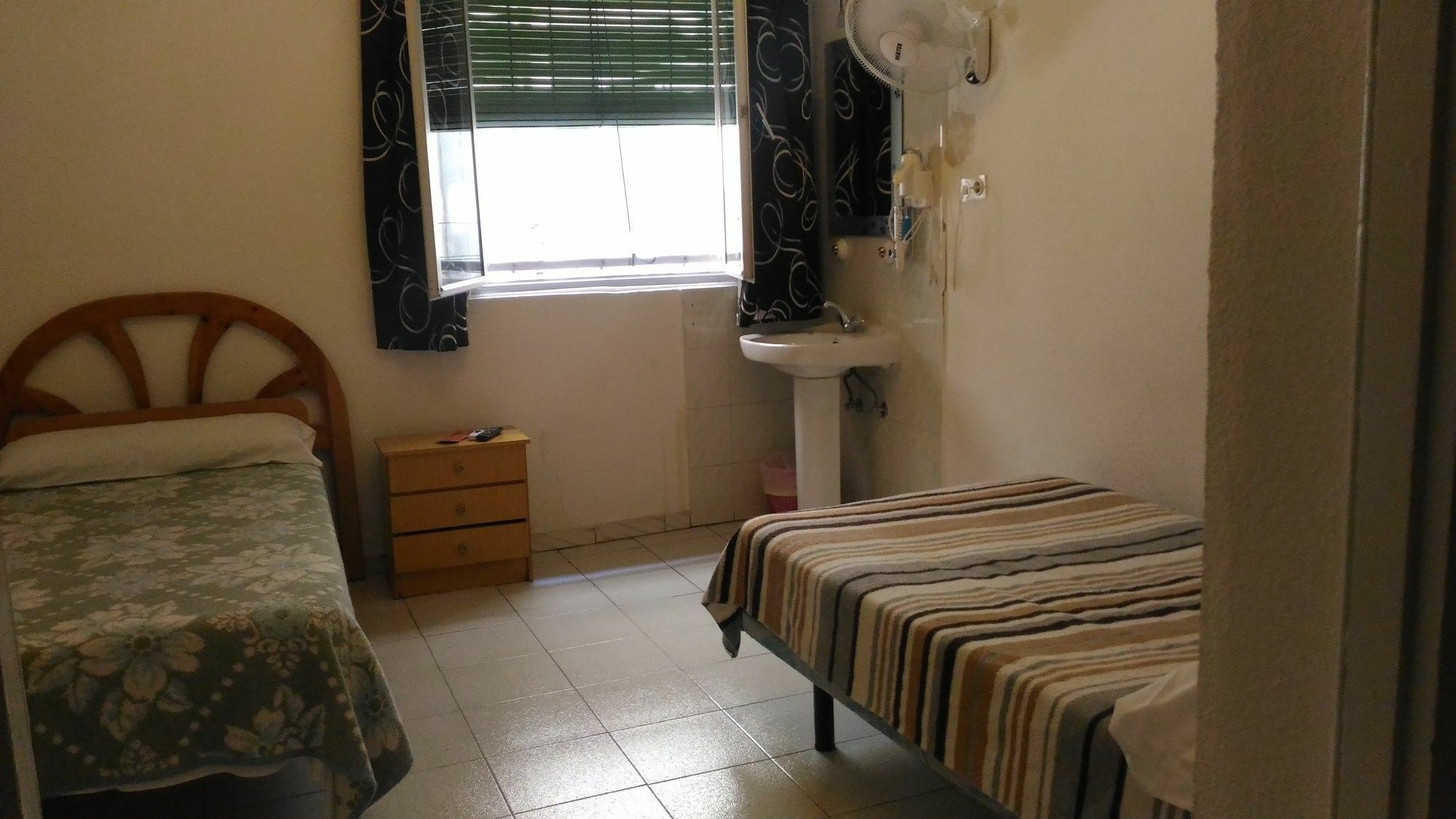 Jqc Rooms Μαδρίτη Εξωτερικό φωτογραφία